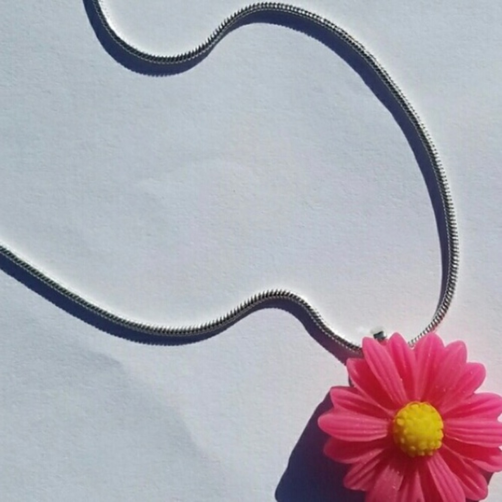 Fuchsia Pink Gerbera Daisy Snakeskin Chain Necklace - Picture 7 of 7